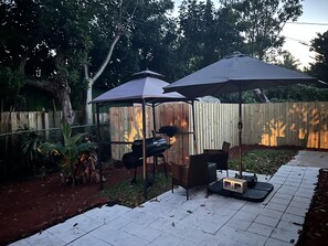 Property grounds - Cheerful Cozy & Peaceful Studio Efficiency (Hollywood)