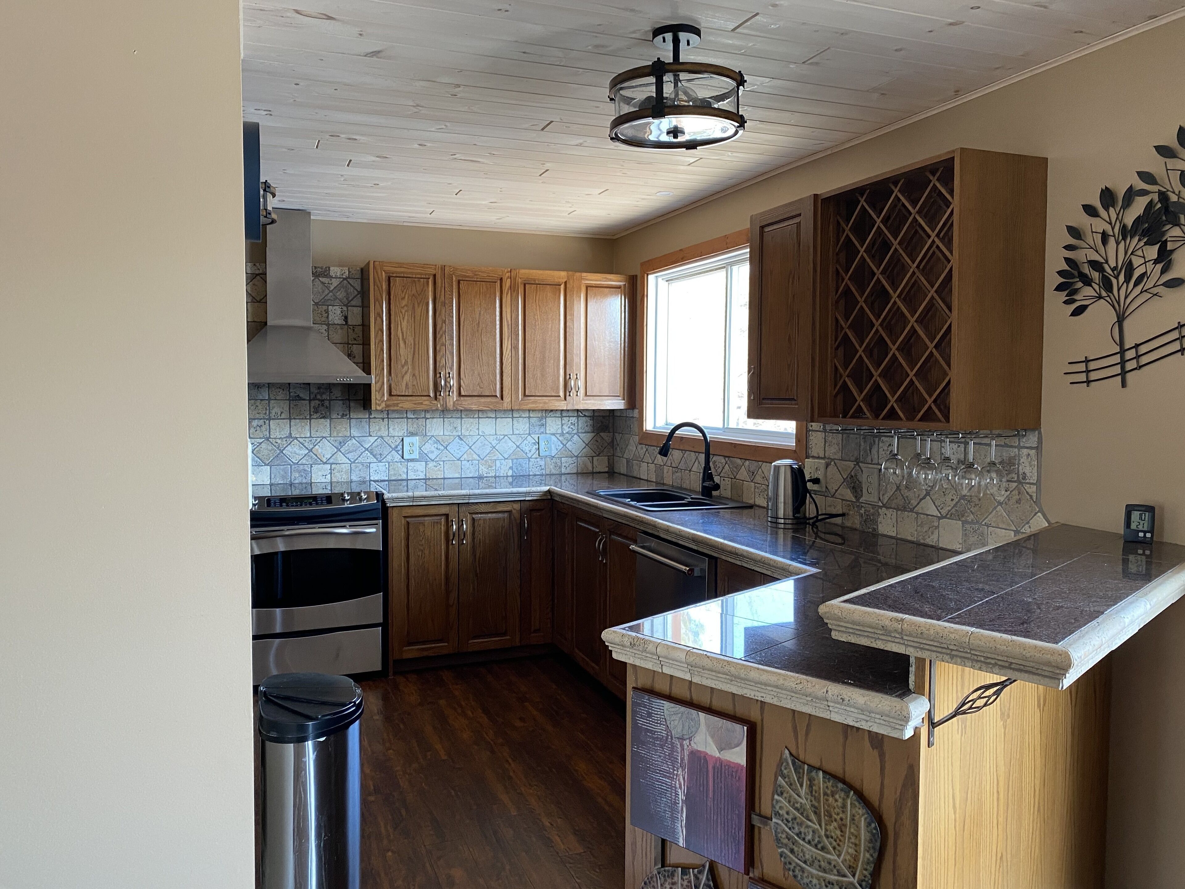 Waterfront cottage on quiet Spence lake Muskoka