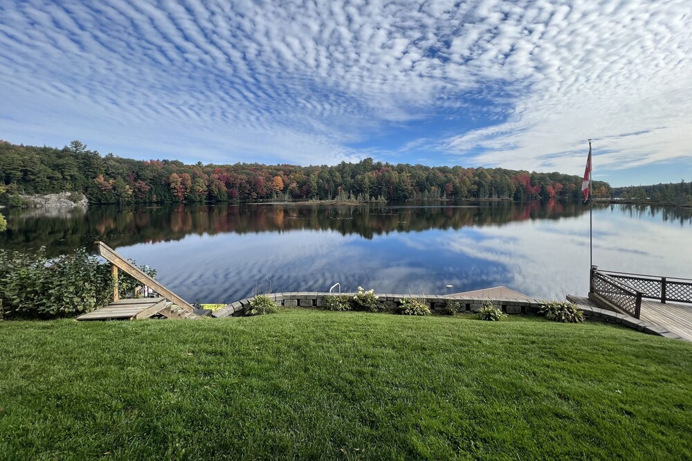 Waterfront cottage on quiet Spence lake Muskoka