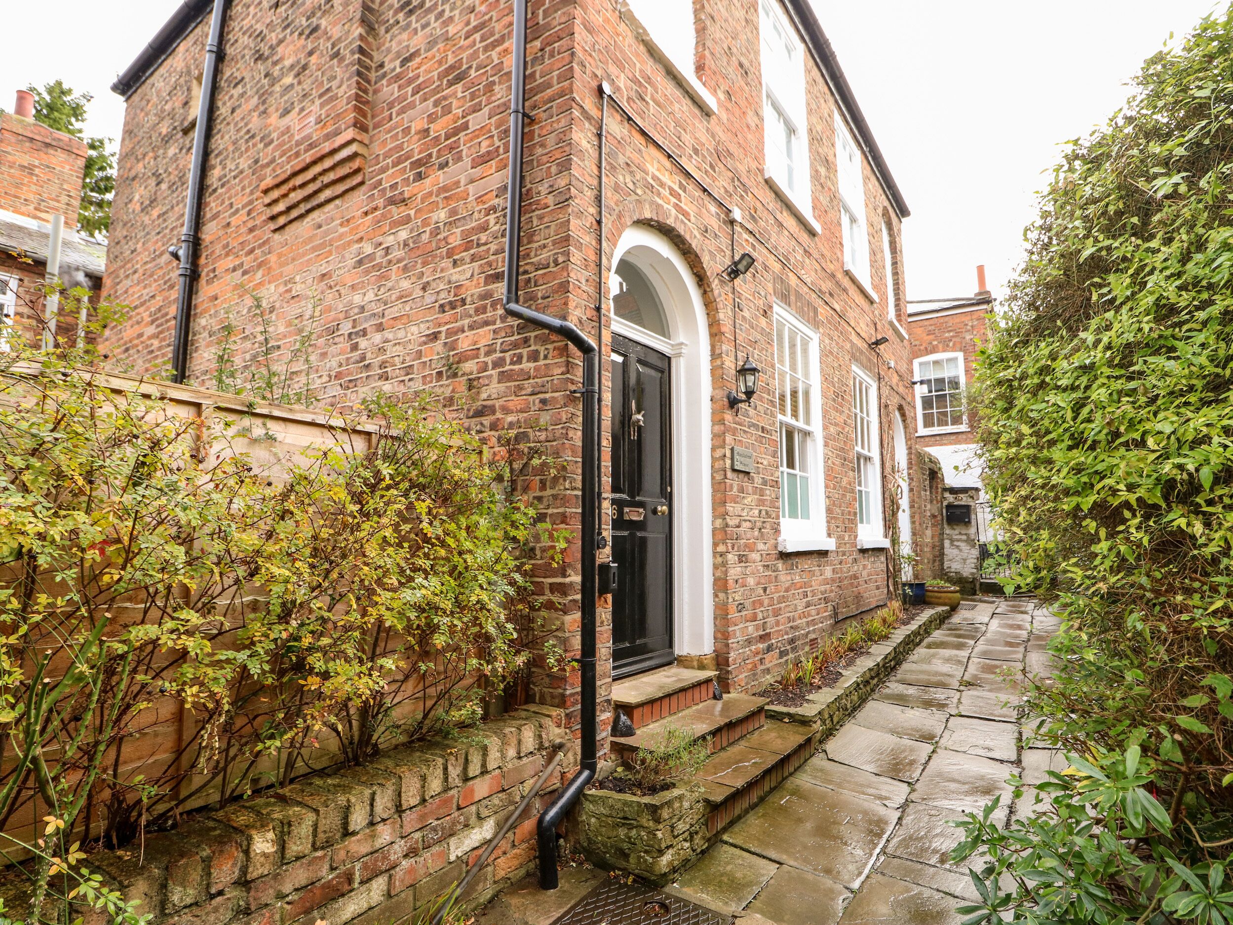 MAGDALENE HOUSE, family friendly, character holiday cottage in Louth