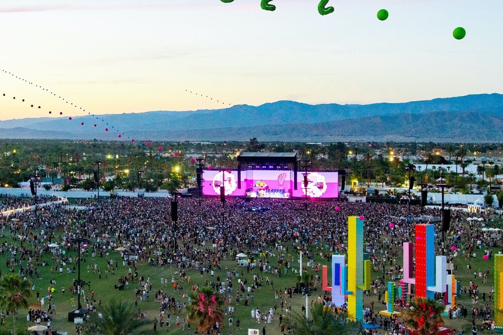 5 minutes to coachella fest and stagecoach