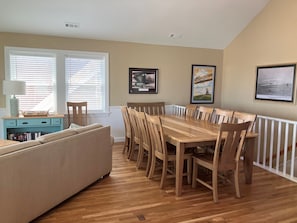Dining - Turning Tide: Semi-Oceanfront, private pool & hot tub, rec room with pool table! (Nags Head)