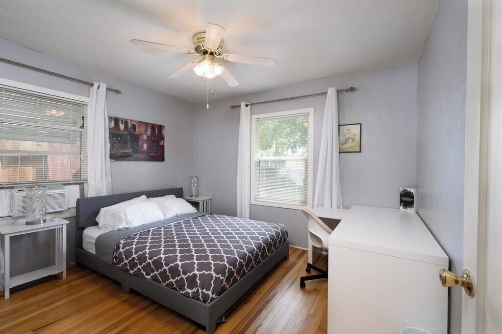 4 bedrooms, iron/ironing board, free WiFi, bed sheets