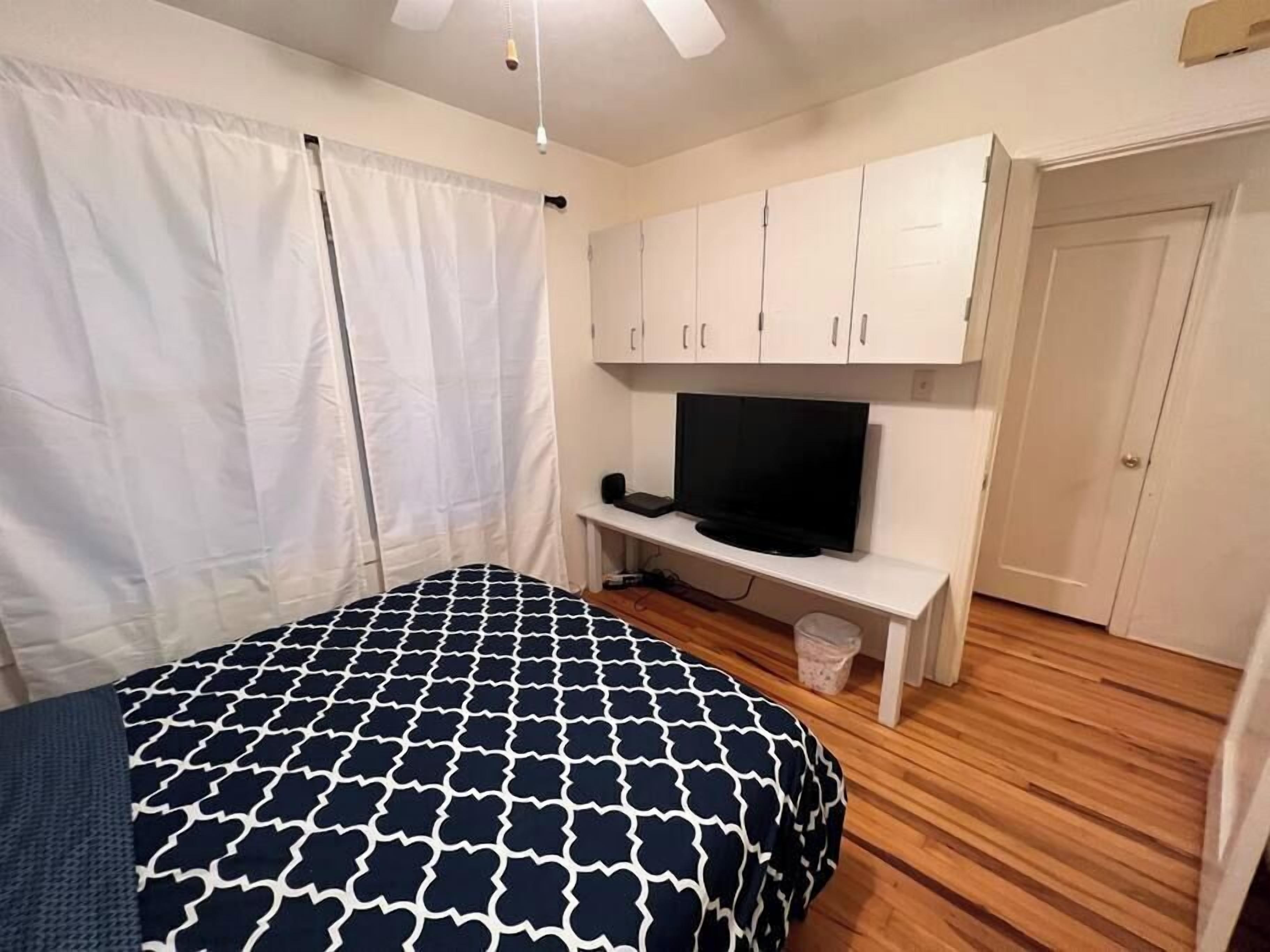 4 bedrooms, iron/ironing board, travel cot, free WiFi
