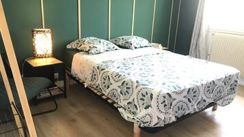 3 chambres, bureau, fer et planche à repasser, Wi-Fi gratuit