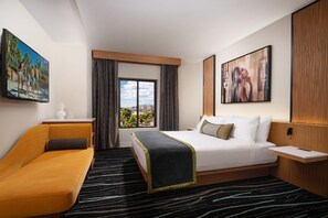 2 bedrooms, in-room safe, iron/ironing board, free WiFi