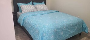 2 bedrooms, desk, free WiFi, bed sheets
