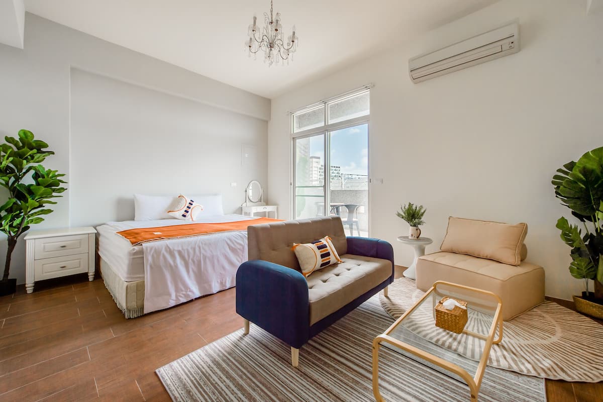 Habitación Deluxe doble, balcón | Wifi gratis