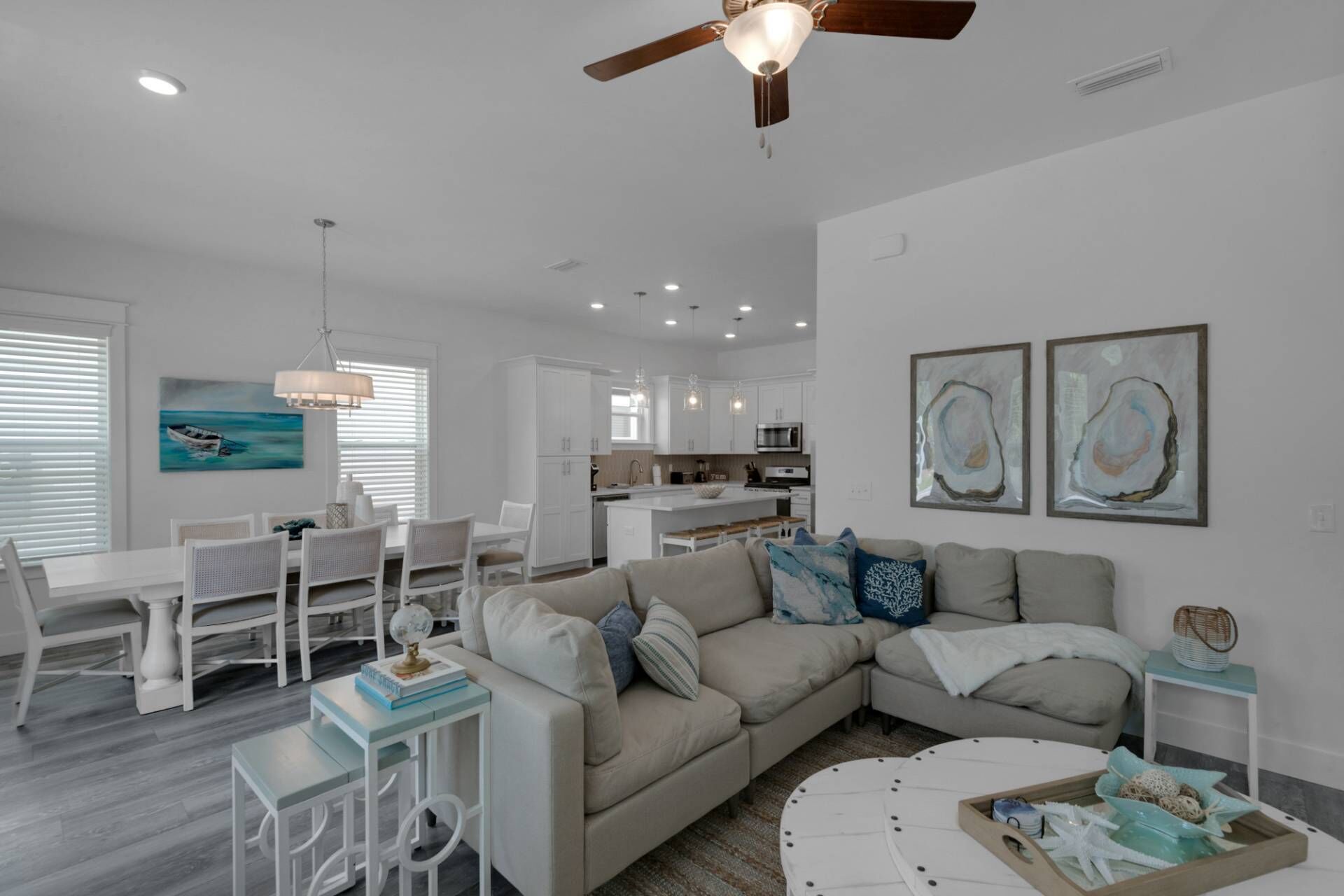 FREE Golf Cart! Community pool/Screened-in balcony/Walk or Bike to Beach & restaurants/New home/WiFi