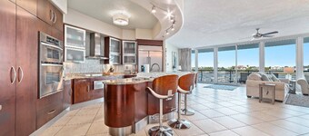 Bella Luna 205 ~ Beach Access, In/Outdoor Pools, Hot Tub, Fitness + $400 in FREE Activities Daily