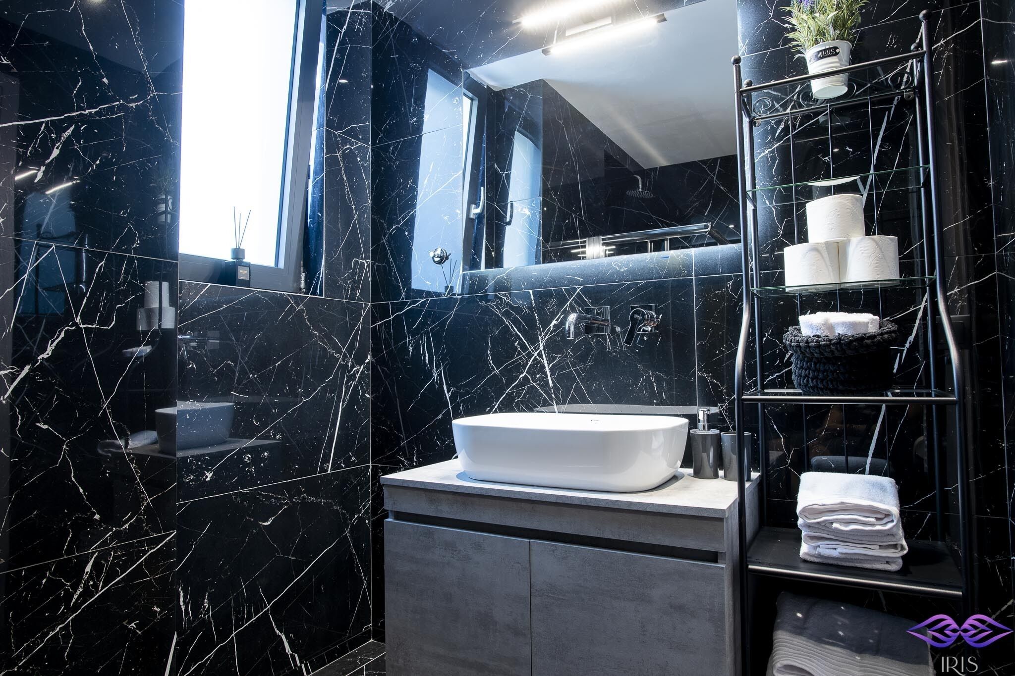 Luxury Penthouse with Acropolis View and Jacuzzi