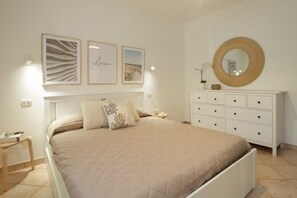 4 chambres, fer et planche à repasser, lit de bébé portatif, Wi-Fi