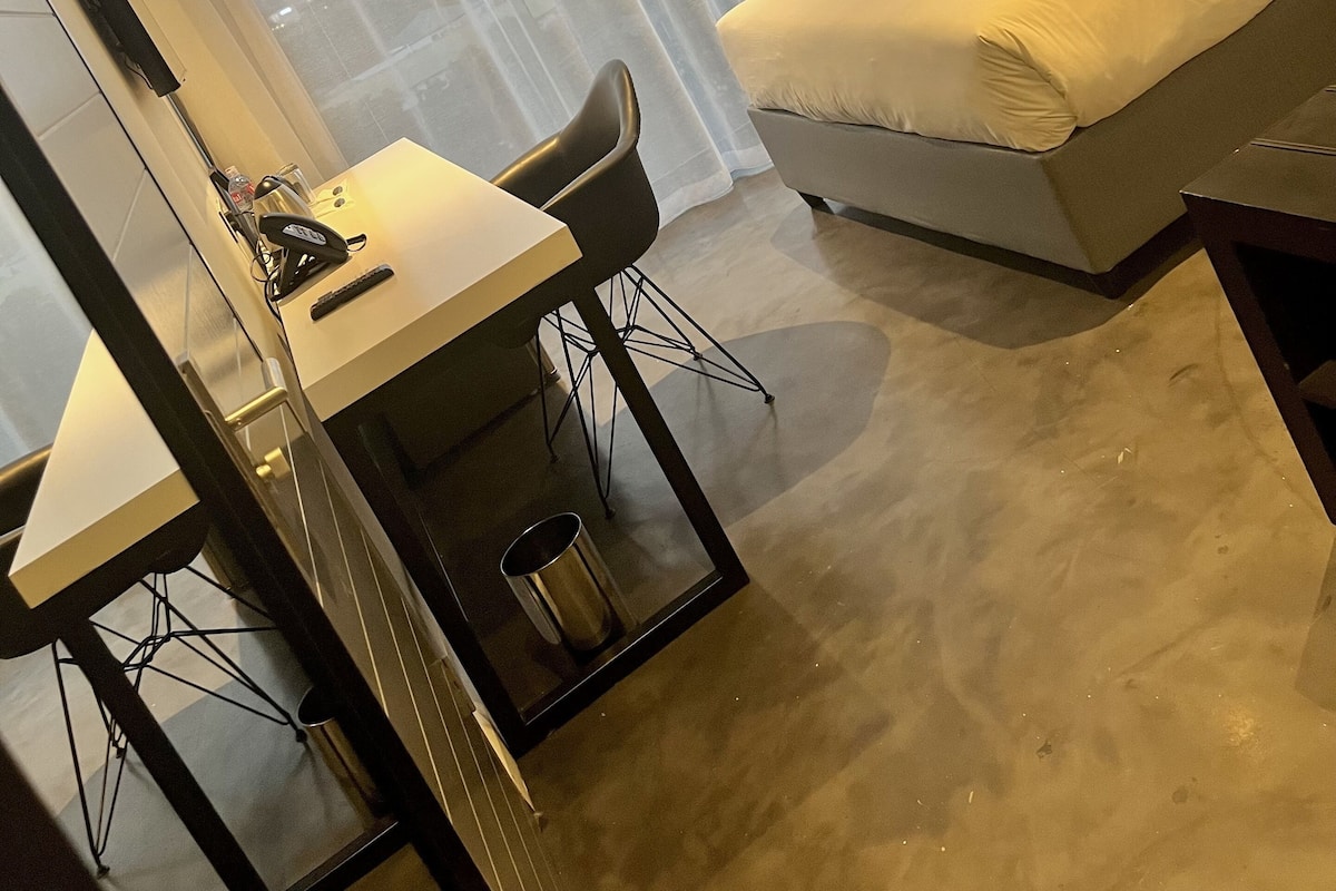 Panoramic Double Room | Premium bedding, desk, laptop workspace, free WiFi