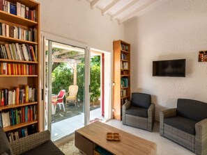 TV - Villa Irène by Interhome (Bravone)