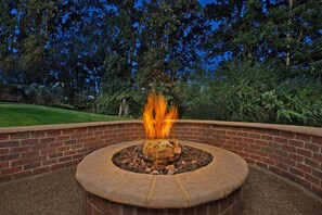 Property grounds - Marriott Resort in Historical Williamsburg - Close to Theme Parks (Williamsburg)