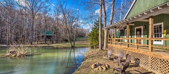 Bright ‘Green Gables’ Cabin: Hike, Swim & BBQ