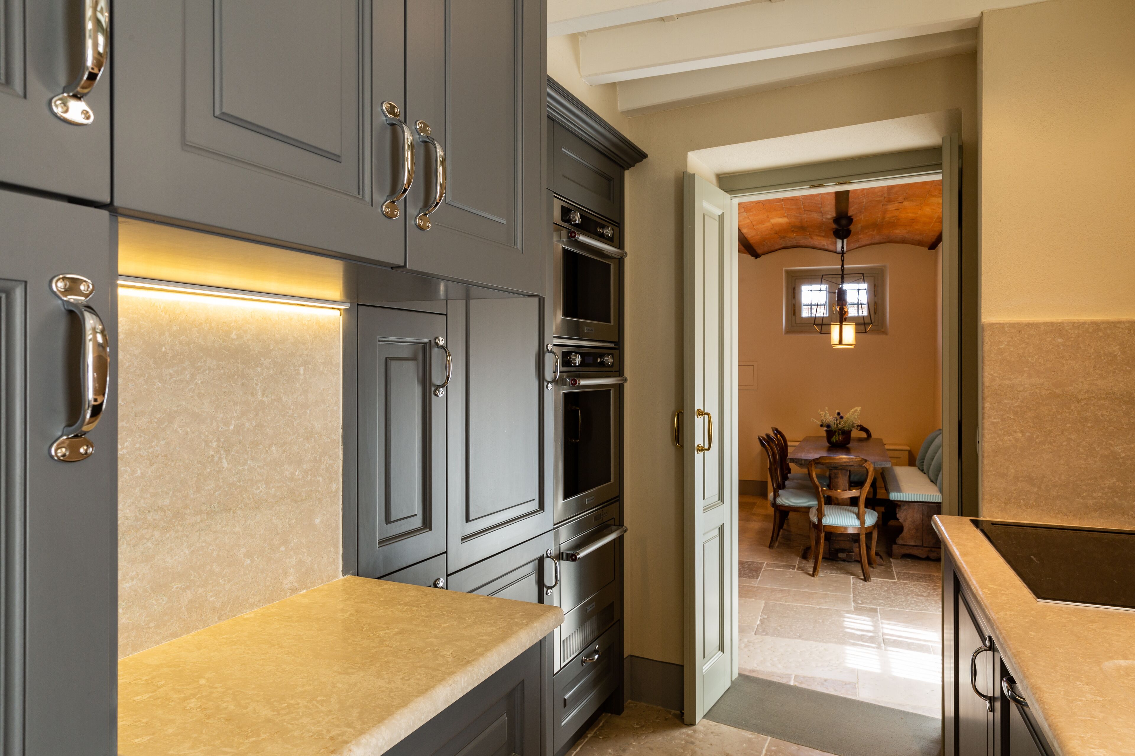 Dahlia Estate with Renaissance Heart