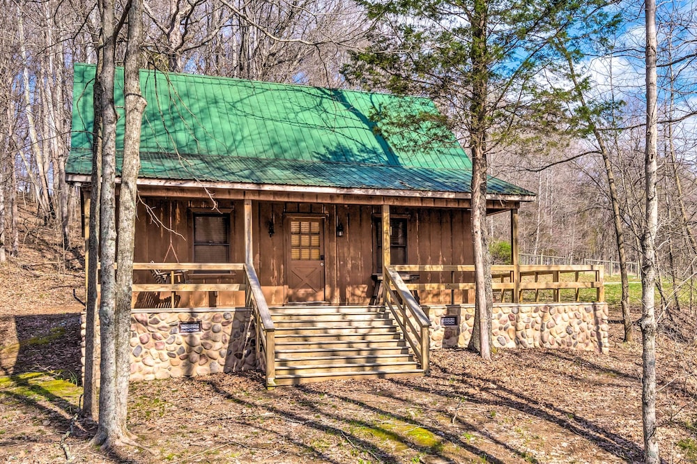 Quaint 'Lakeside' Cabin w/ Pond & Fire Pit!