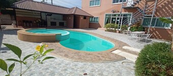 Family or Business Stayz with clean, big AC rooms