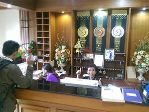 Lobby - Family or Business Stayz with clean, big AC rooms (Muaeng Aranyik)