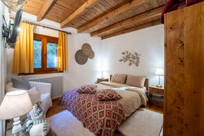 Chalet | 3 bedrooms, iron/ironing board, travel cot, bed sheets - Dandy Villas Elatodasos Chalet Artemis (Delphi)