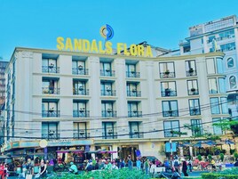 Framhlið gististaðar