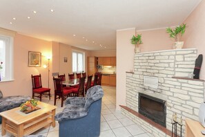 Smart-TV, Kamin, DVD-Player, Stereoanlage