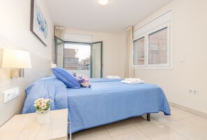 2 bedrooms, iron/ironing board, free WiFi