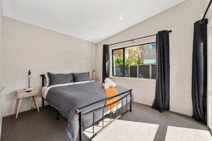 3 chambres, lit parapluie, Wi-Fi, draps fournis