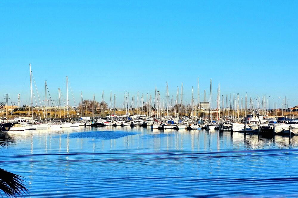 Appart, "à l'abordage", Sète, parking, View, train station