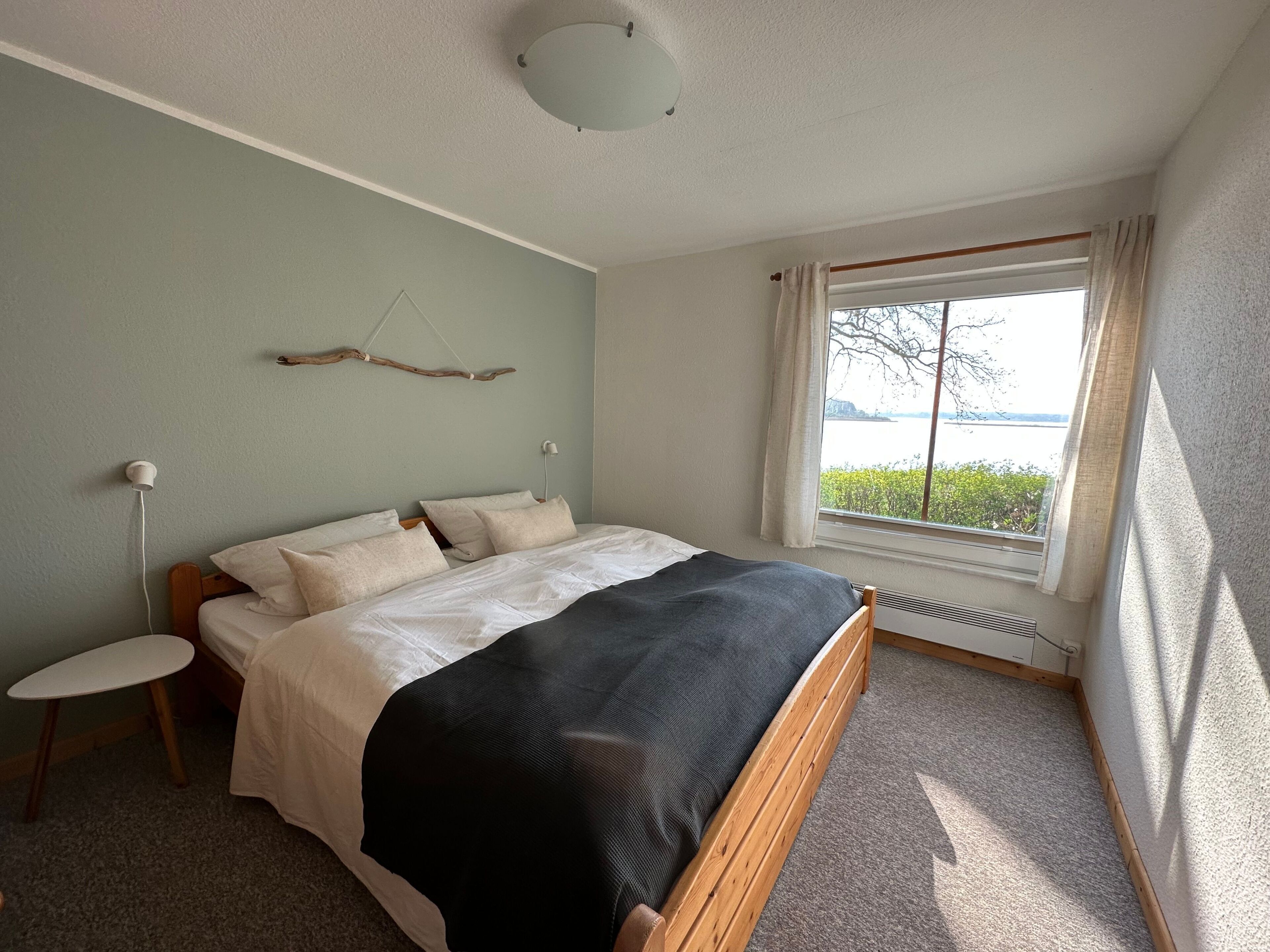 2 Schlafzimmer, Reisekinderbett, Bettwäsche