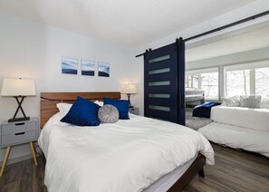 3 bedrooms, desk, iron/ironing board, travel cot