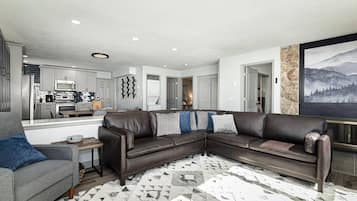 Smart TV, fireplace, DVD player, offices