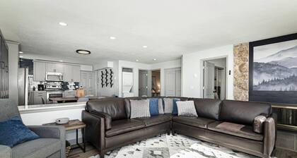 NEW!! Granby Ranch Lookout - 3bd/2ba Ski-in/out Luxury Slope-facing Mountainside Condo
