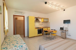 1 quarto, Wi-Fi de cortesia, roupa de cama