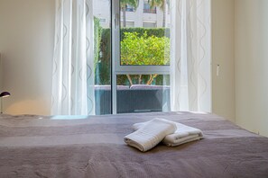 2 bedrooms, iron/ironing board, free WiFi, bed sheets - Apartment 'Estrella 2 3 BH' close to the Beach with Shared Pool & Wi-Fi (l'Alfàs del Pi)