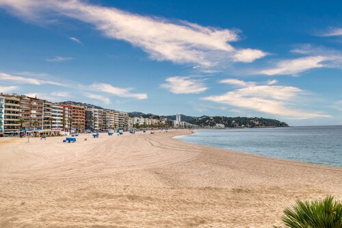 Apartament Yaco 2 close to the Beach with Sea View & Wi-Fi