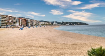 Apartament Yaco 2 close to the Beach with Sea View & Wi-Fi