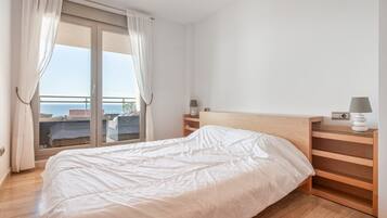 3 chambres, fer et planche à repasser, Wi-Fi gratuit, draps fournis