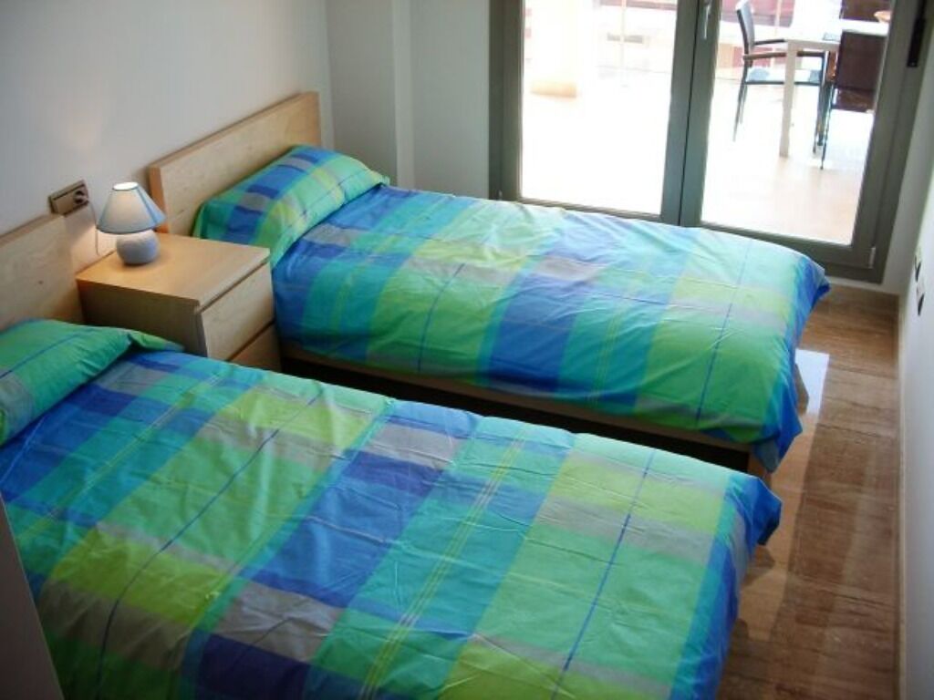 3 habitaciones, tabla de planchar con plancha y wifi gratis 