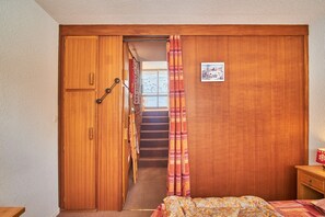 2 bedrooms, WiFi - Holiday Apartment with Direct Access to Ski Slopes in Trois-Vallées (Saint-Martin-de-Belleville)