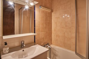 Bathtub