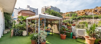 Casa vacanze 'Casa Leo' con vista mare, giardino e A/C