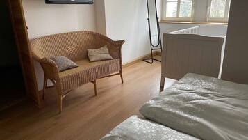 3 chambres, lit parapluie, Wi-Fi, draps fournis