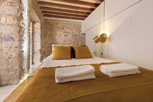 1 dormitorio, tabla de planchar con plancha, wifi gratis y ropa de cama