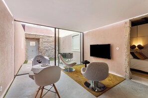 1 chambre, fer et planche à repasser, Wi-Fi gratuit, draps fournis