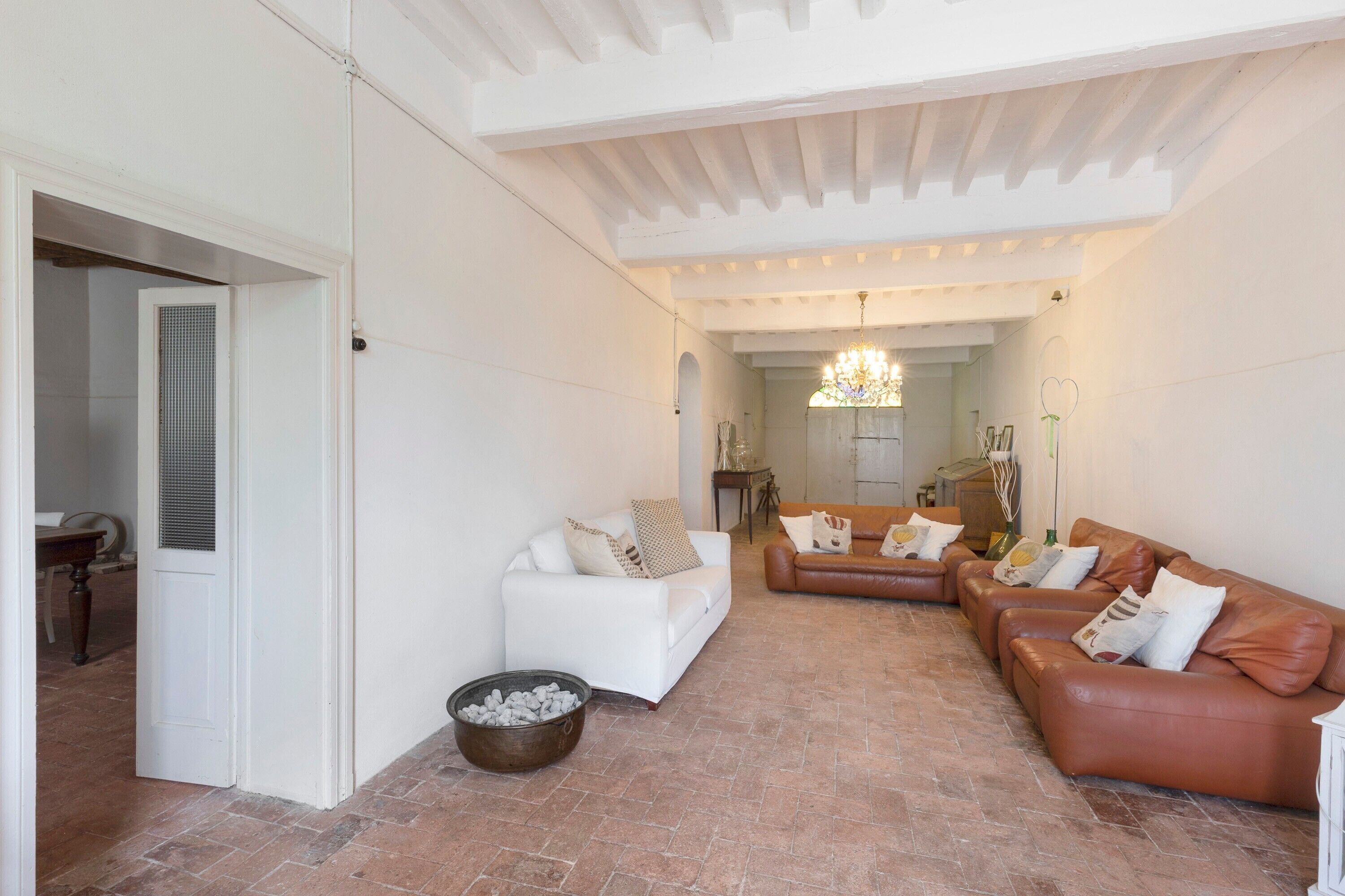 TV, ping pong, stereo