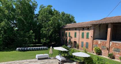 Holiday Home 'Corte Croce' with Private Garden, Wi-Fi and Air Conditioning