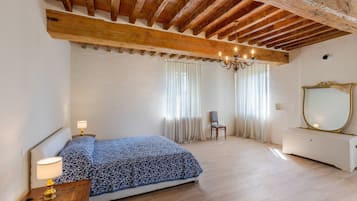 3 bedrooms, free WiFi, bed sheets