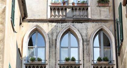 Haustierfreundliche Ferienwohnung Bilocale Merlino mit Bergblick und WLAN